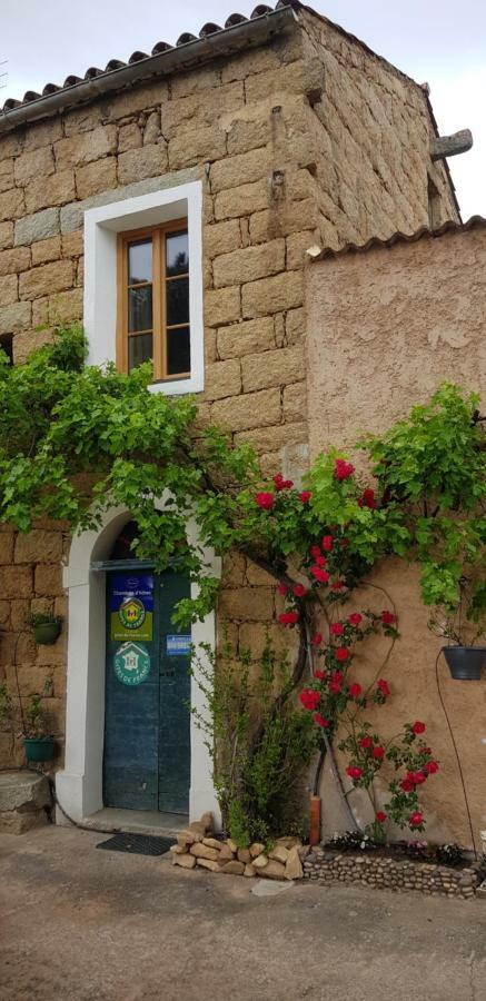 L'Orca Di San Gavinu Hotell Figari  Exteriör bild