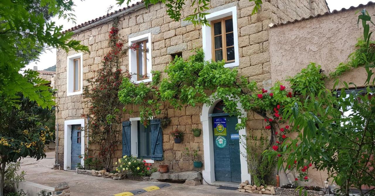 L'Orca Di San Gavinu Hotell Figari  Exteriör bild